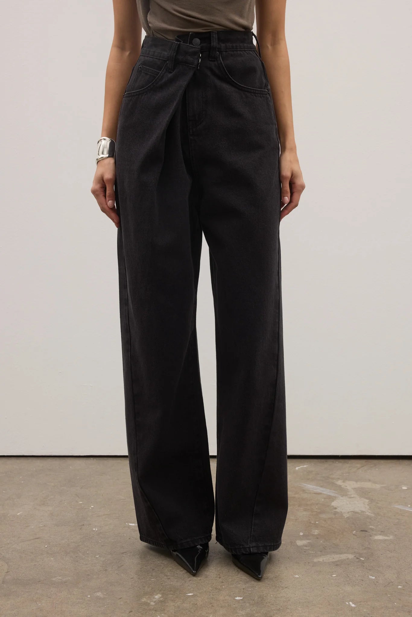 Regalia Jean - Backstage Black